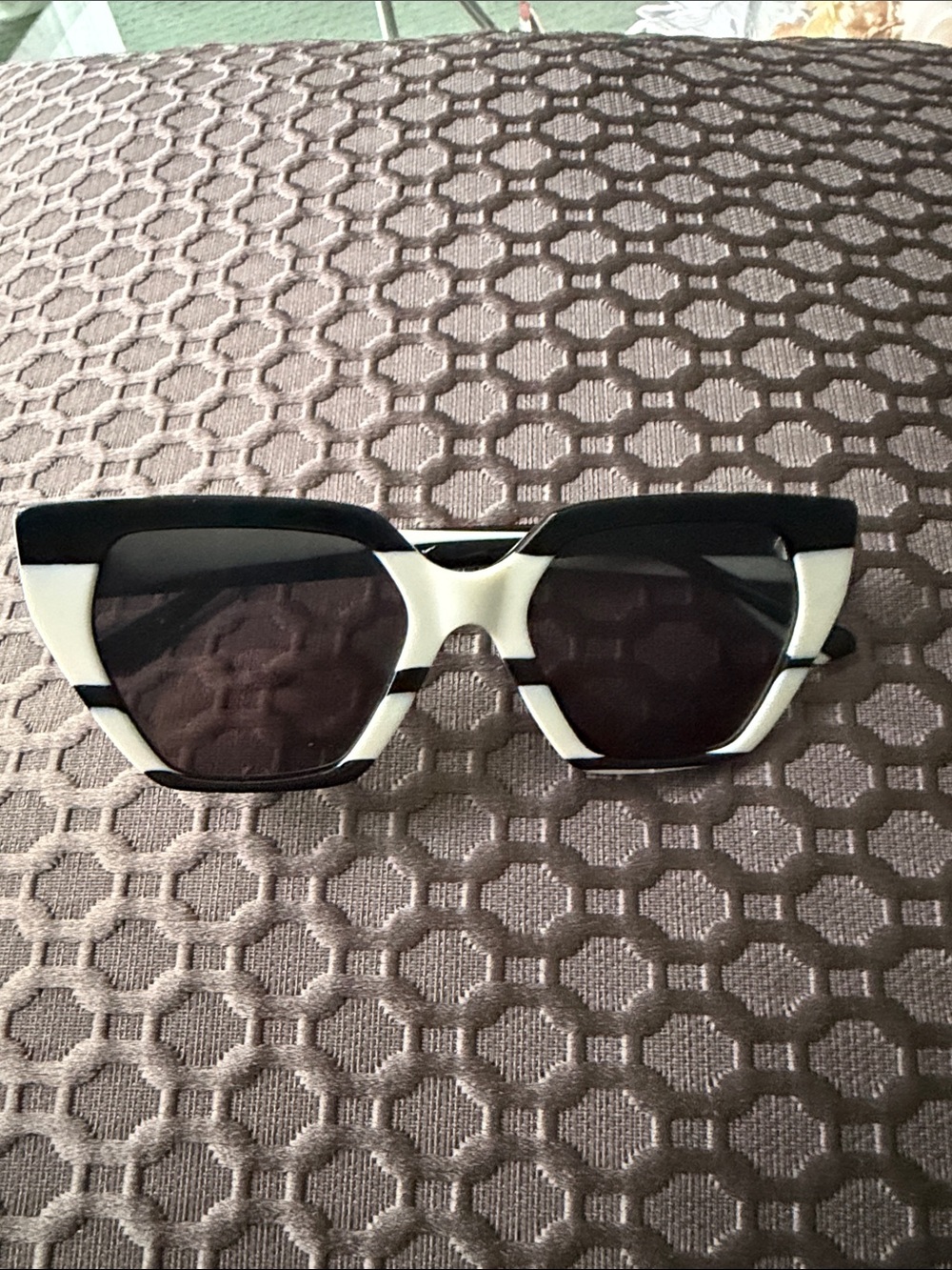 Oscar de la Renta Black and White Geometric Cat-Eye Sunglasses